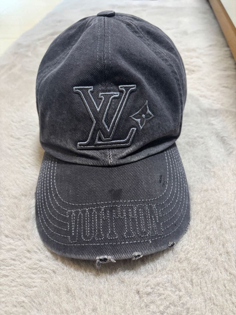 LOUIS VUITTON ダークグレー キャップ