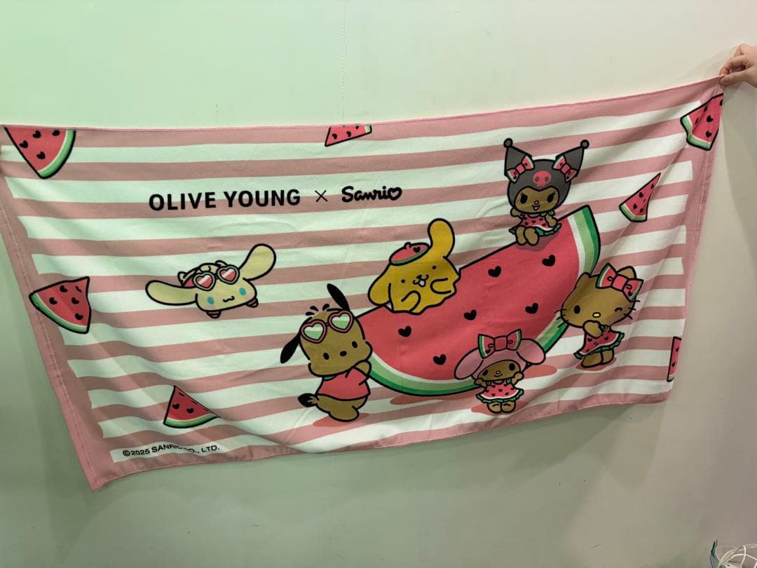 オリーブヤング✖︎サンリオコラボ　バスタオル