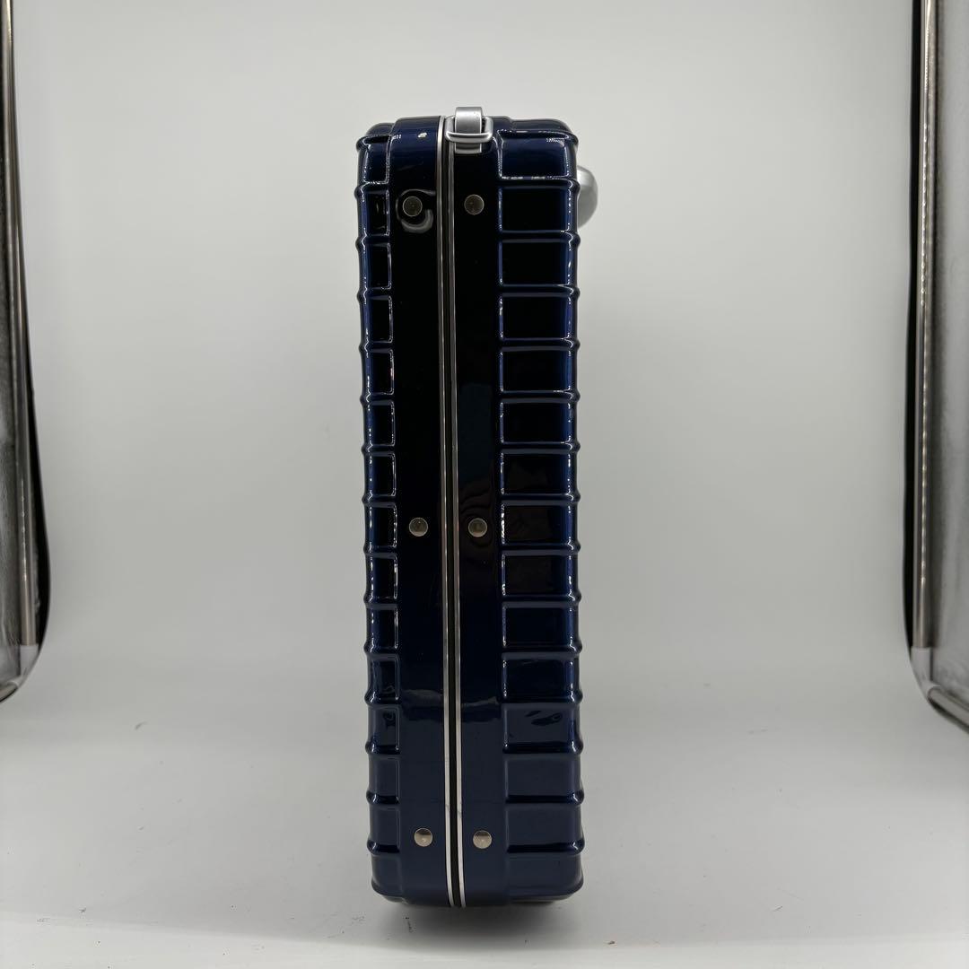 美品 リモワ アタッシュケース リンボ 紺 ポリカーボネート