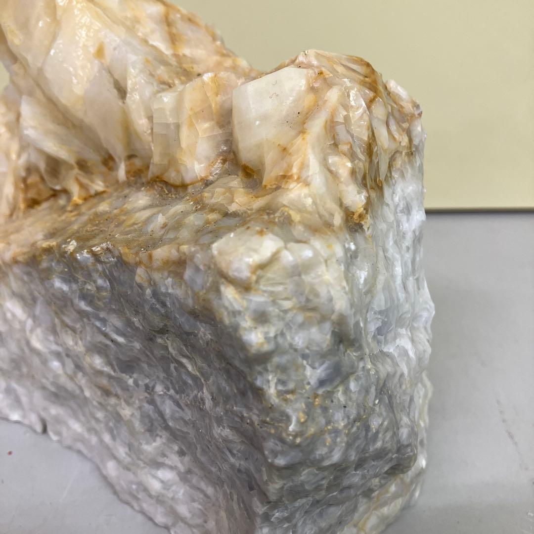 E-4 天然石 原石 クラスター オブジェ 置物 白 黄土色 鉱物標本 オパール