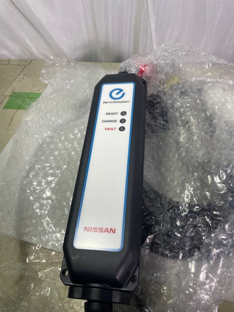 美品　日産　リーフ　充電ケーブル　3NK5E