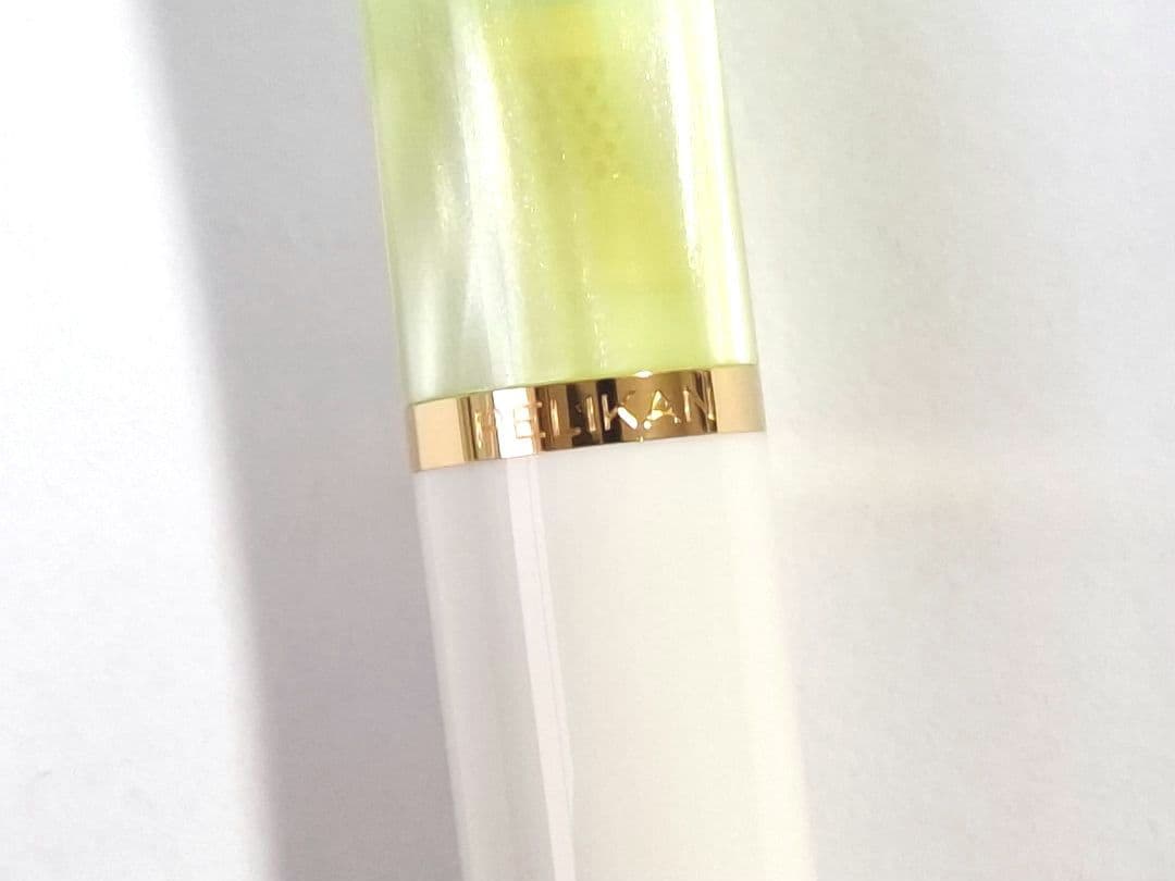 未使用　限定400本　PELICAN　ボールペン　K200　パステルグリーン