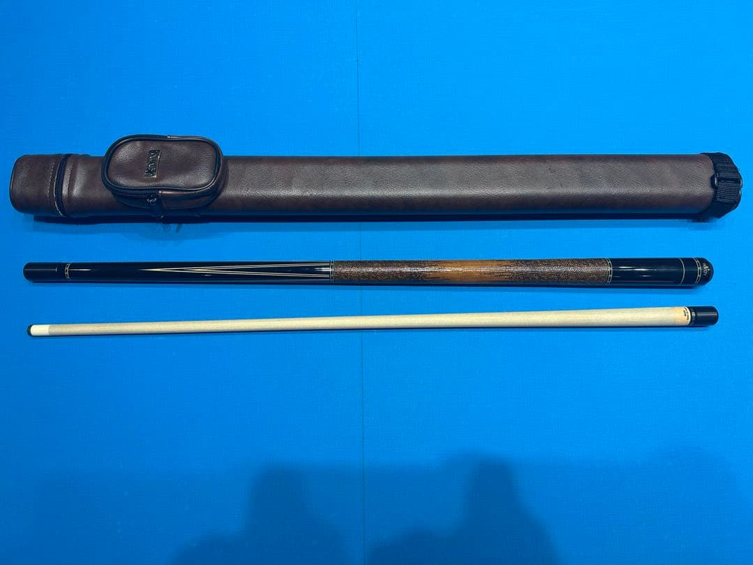 ADAM AD-13N solid 12 MAXビリヤードキュー ケース付き