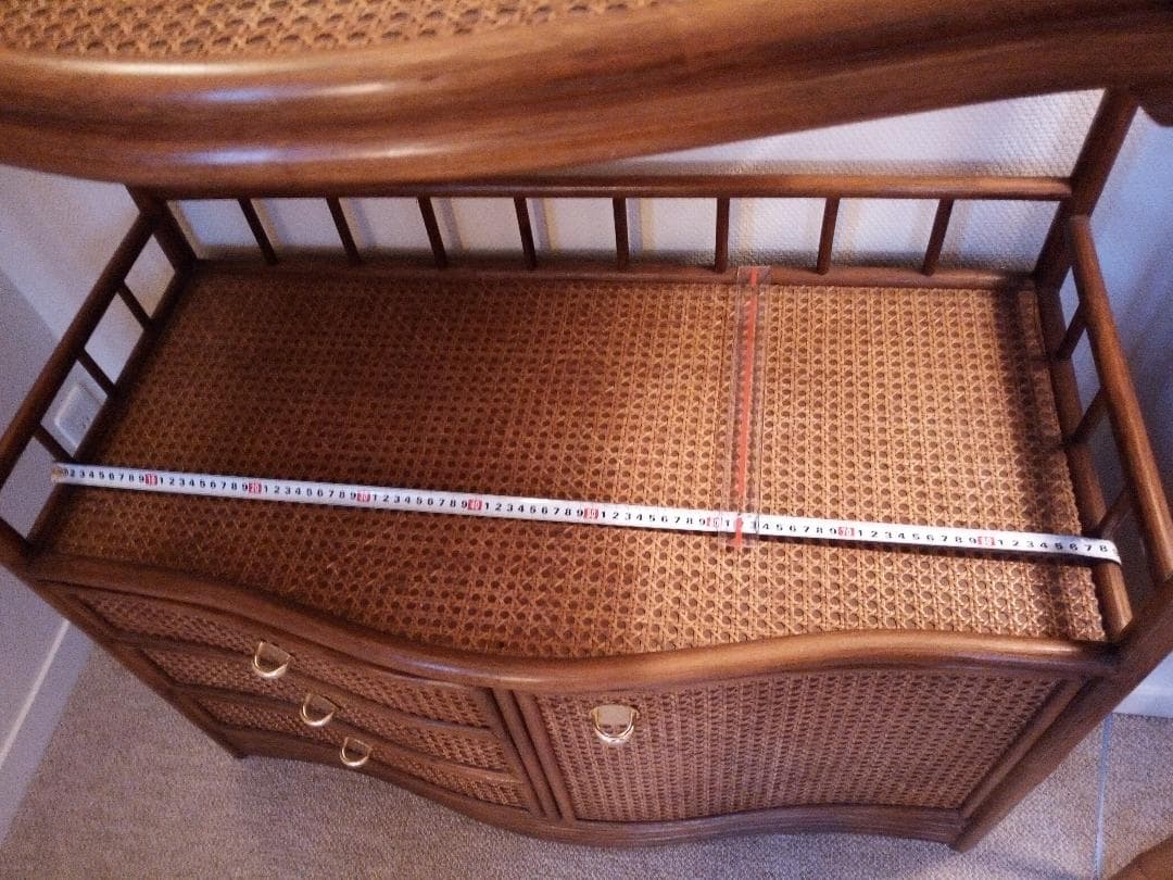 KOSUGA　コスガ　ラタンキャビネット