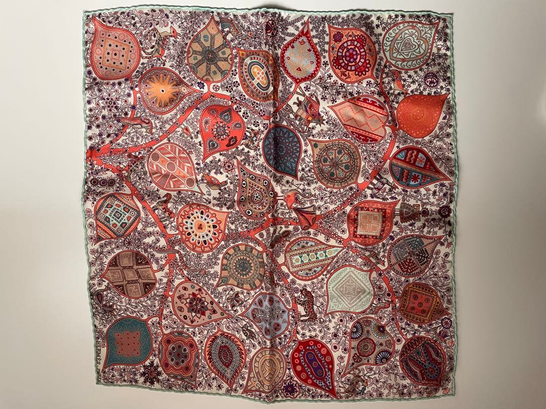 12月末まで値下げ！美品　エルメス シルクスカーフ カレ