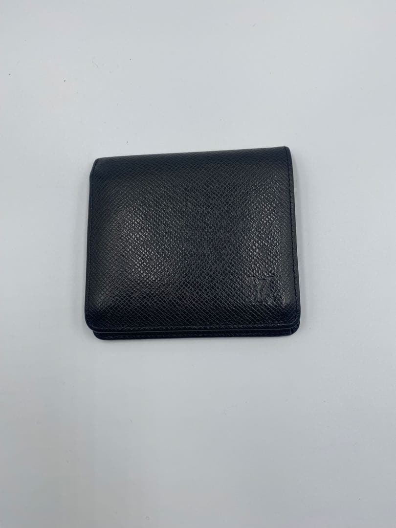 ルイヴィトン　タイガボルトビエカルトクレディノワール　二つ折り　財布