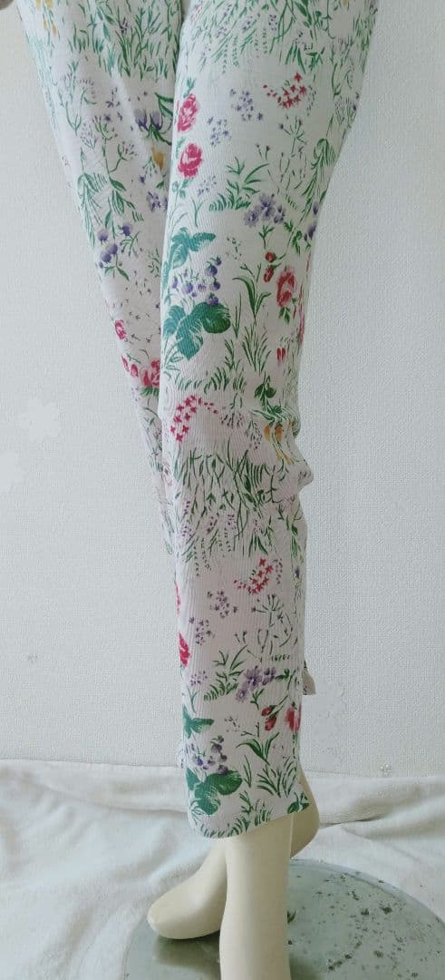 シルク100%　パジャマ　薄パープル地