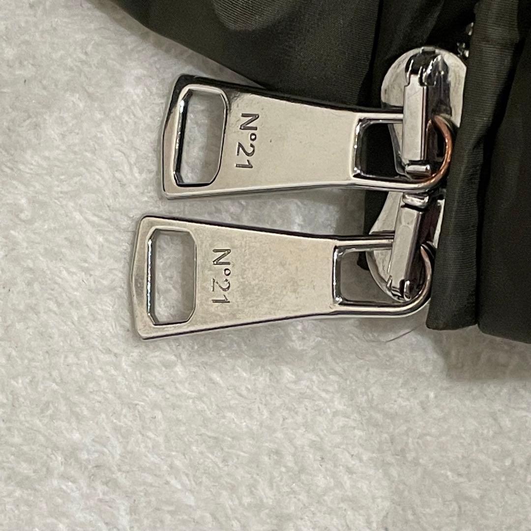 N°21 ヌメロヴェントゥーノ　ダウンジャケット　お洒落ポケット　カーキ　ビーズ