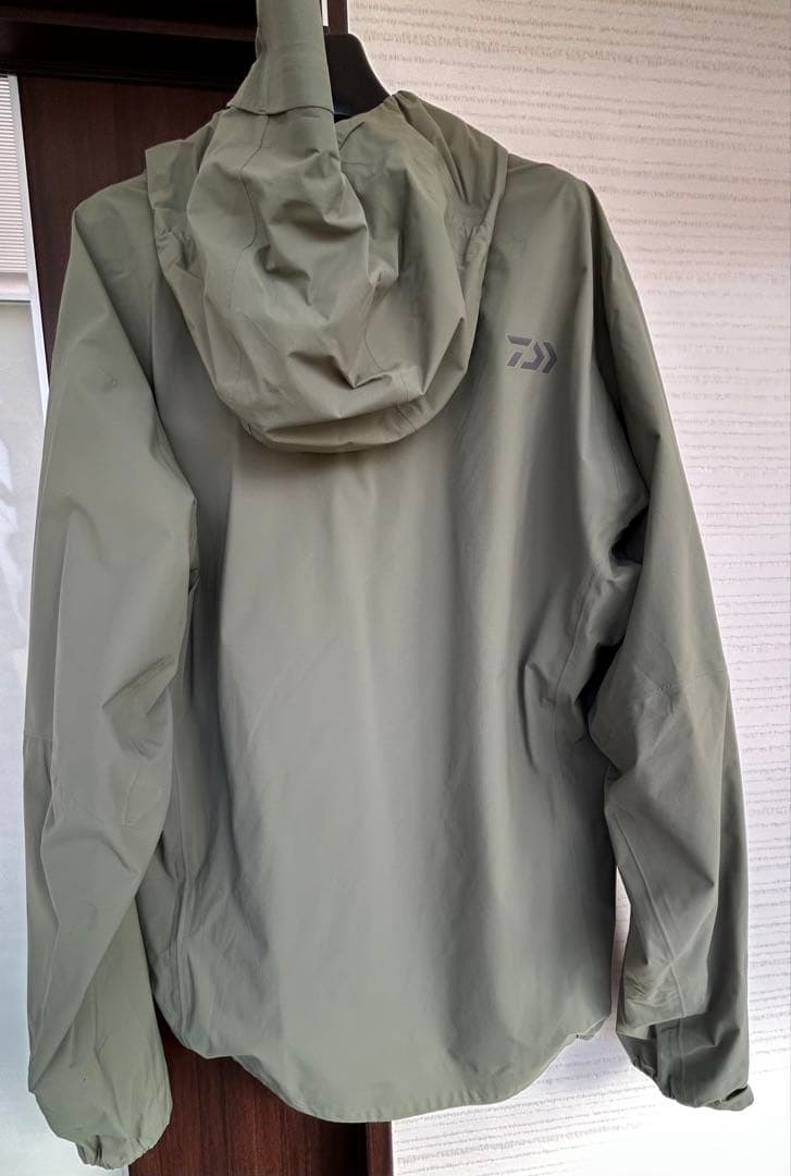 Daiwa フード付きレインウェア グリーン