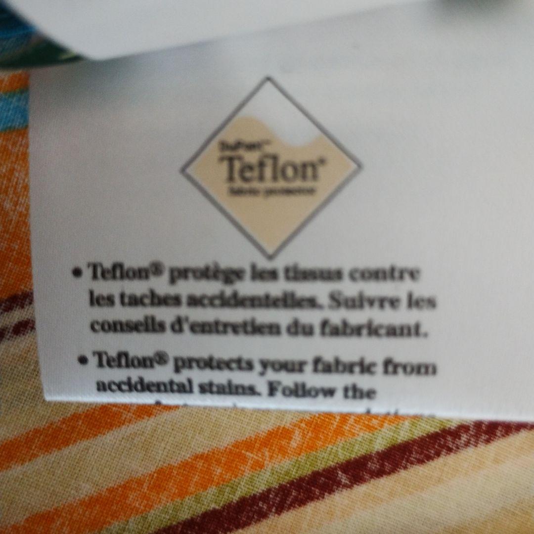 Vent du Sud 花柄の丸型テーブルクロス