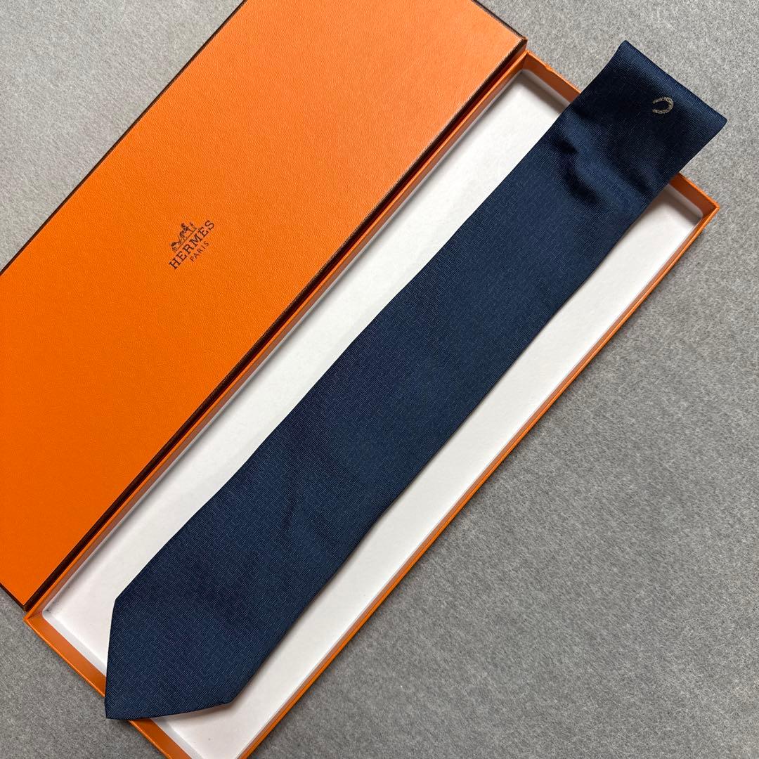 エルメス　ネクタイ　紺　H柄ファソネ 蹄柄　シルクジャガード