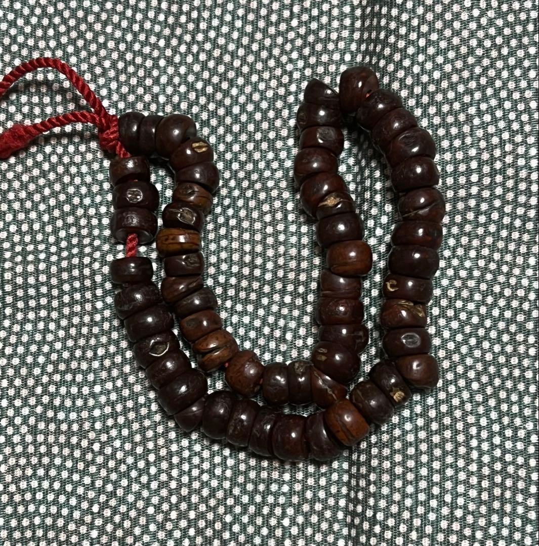 稀少　アンティーク　チベット　直径8mm台鳳眼菩提樹のビーズ62個　その他