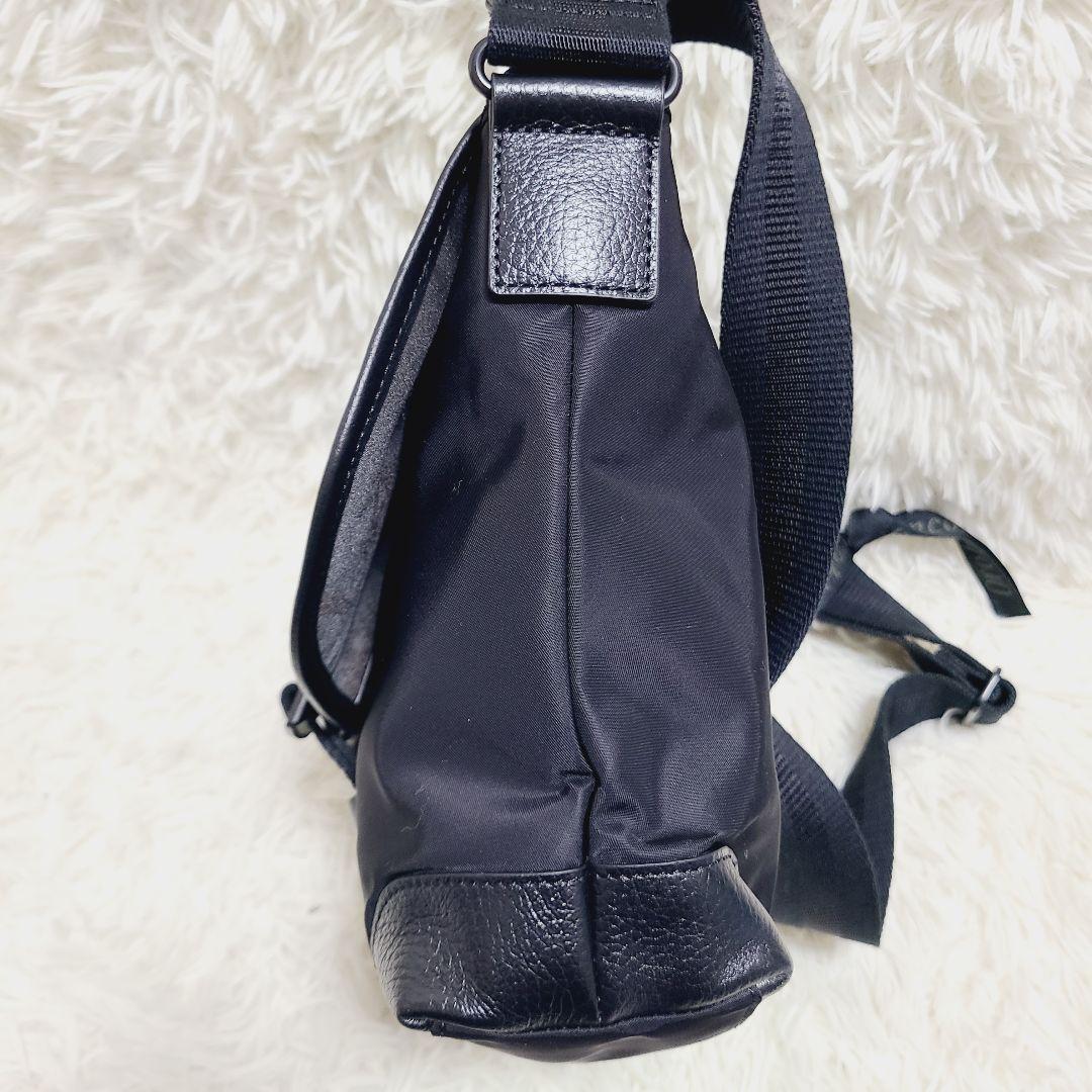 【新品未使用】オロビアンコ　メッセンジャーバッグ　ナイロン　レザー　ロゴプレート