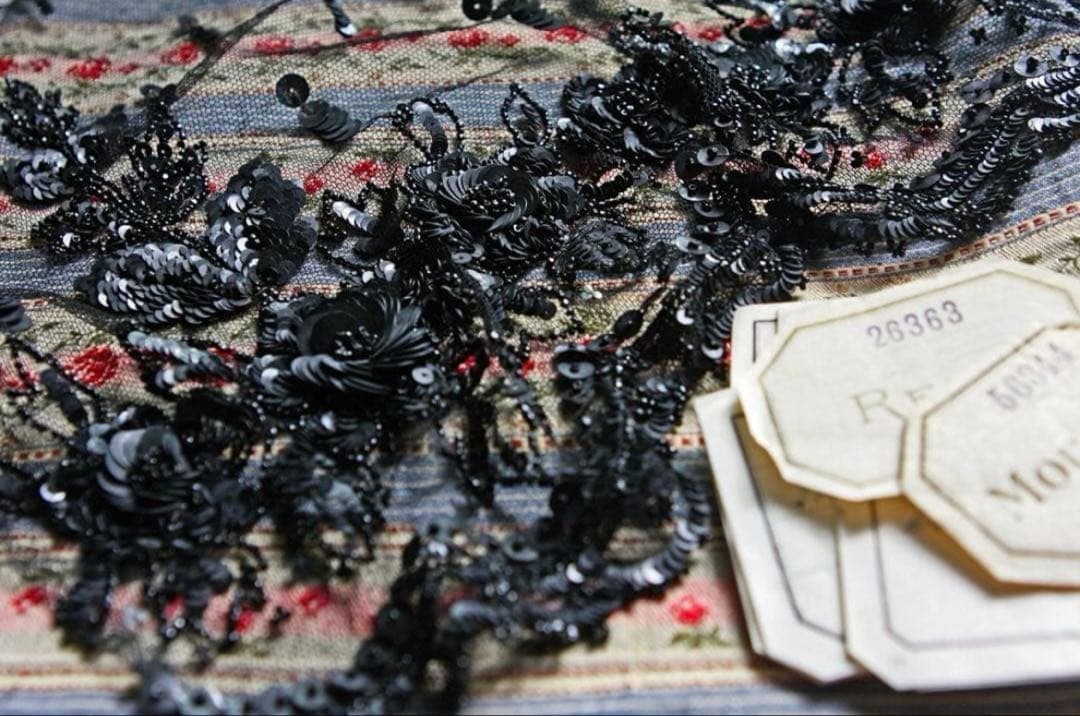 フランスアンティーク　オートクチュール刺繍 リュネビル刺繍　ピース　希少