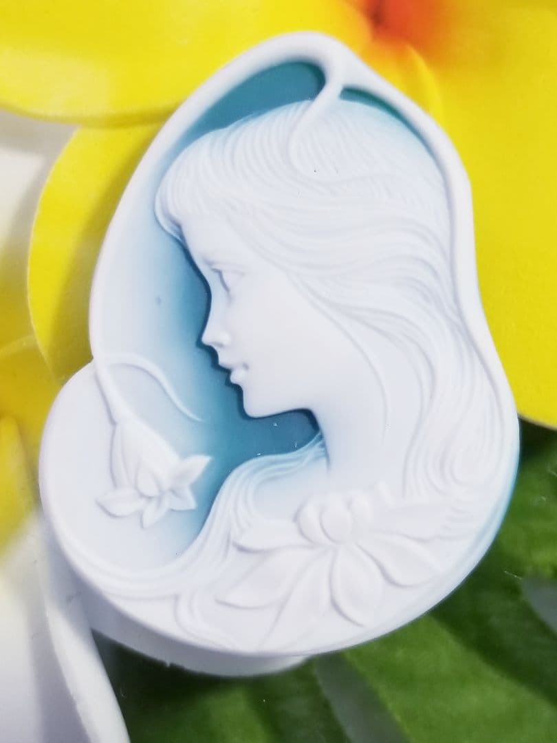 KM-929  【ハウス・ディーター・ロード作】天然緑瑪瑙カメオルース