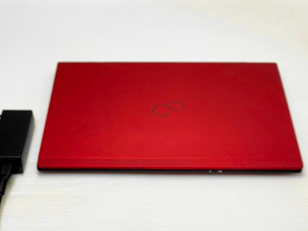 バ*ズ様 ガーネットレッド 第10世代Core i5 LIFEBOOK U931