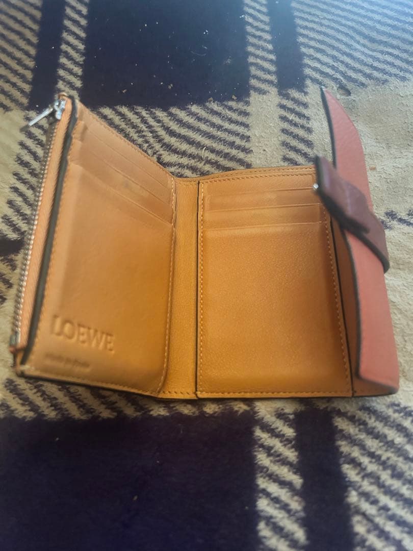 ロエベ財布オレンジ美品値引き可