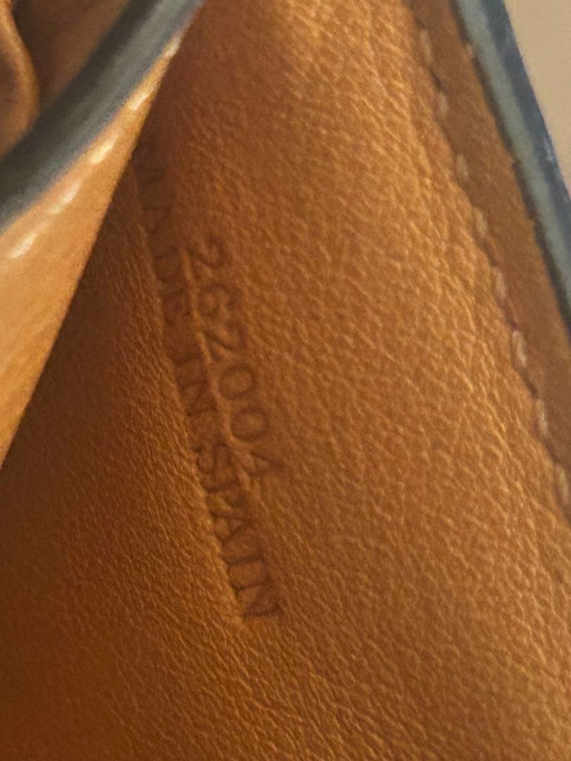 ロエベ財布オレンジ美品値引き可