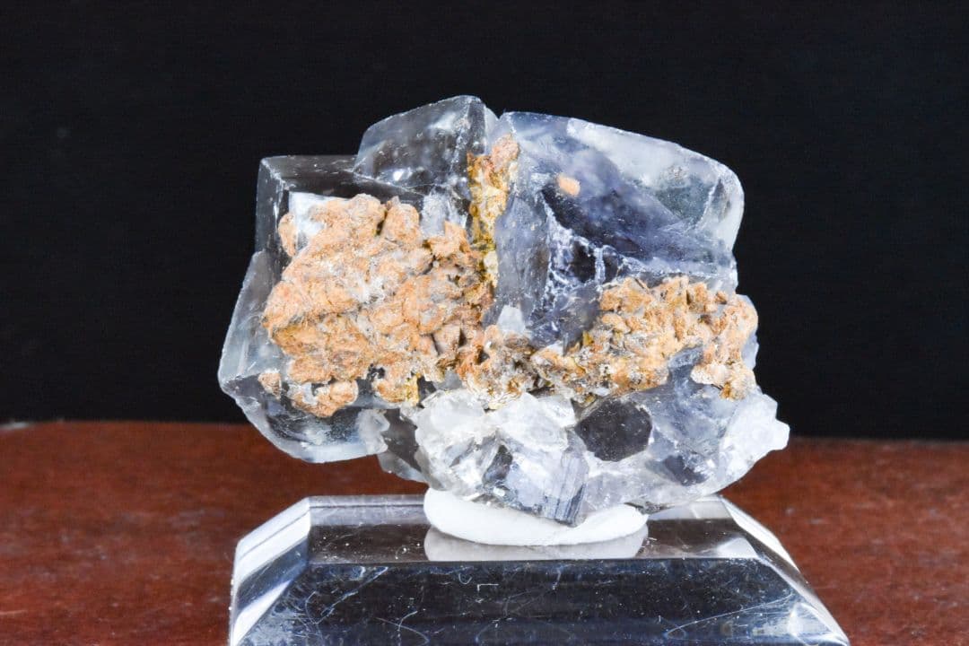 ナイジェリア Akwana産 カラーレスフローライト ドゥルージークォーツ付き