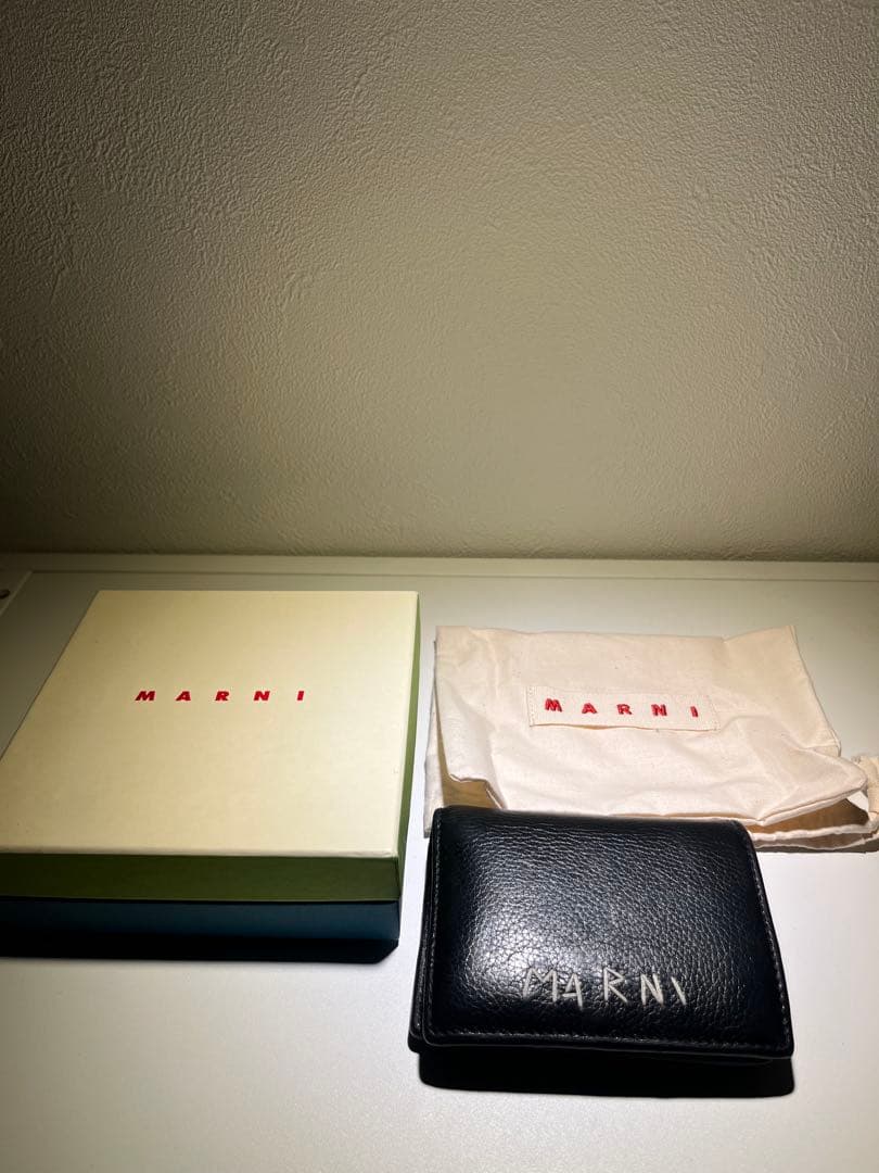 ほ*茶様 箱・保存袋付き　MARNI BIFOLD WALLET 二つ折り財布