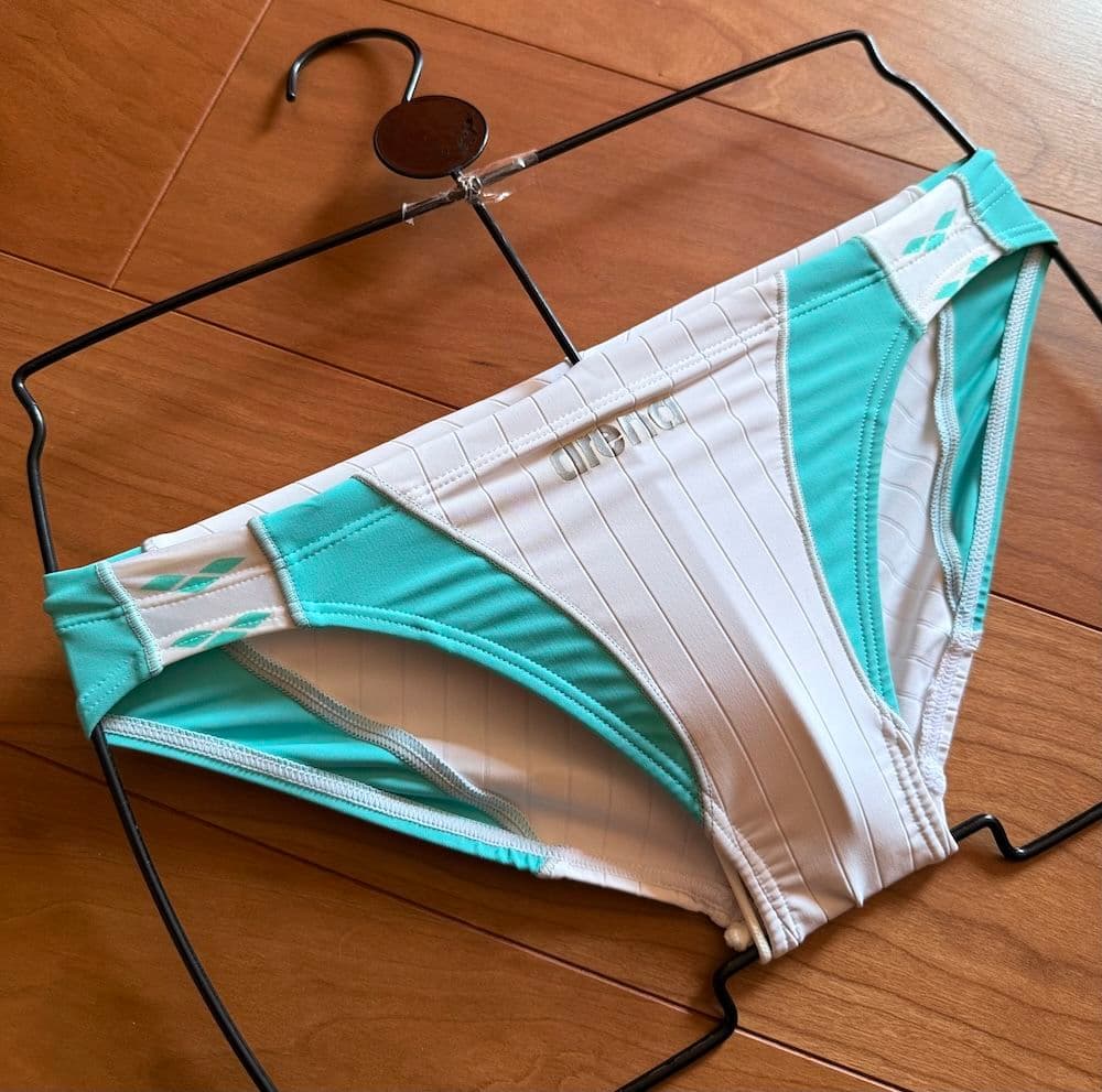 【新品箱タグ付】ARENA　ダブルマット　ホワイト×スカイブルー　競パン　nux