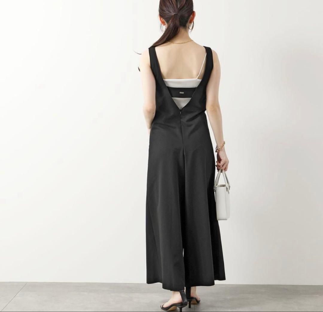 タグ付き新品！定価6.5万　ヘルノ　ジャンプスーツ42 サロペット　ロゴプレート