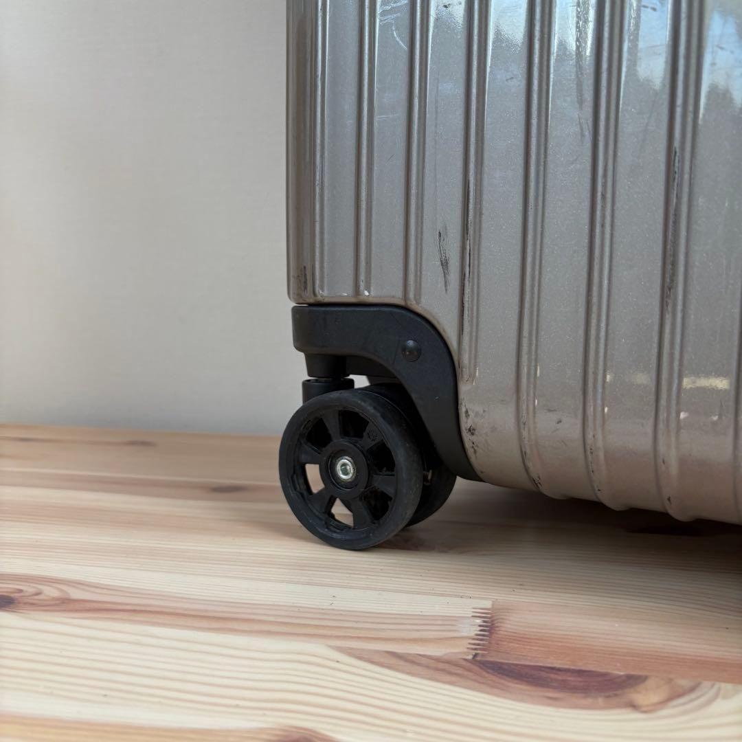 大容量　RIMOWA SALSA 104L キャリーケース　4輪