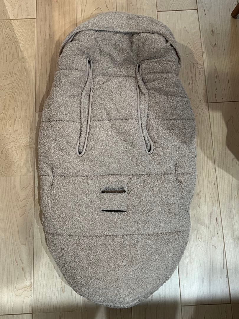 Elodie エロディ　フットマフ　pink boucle