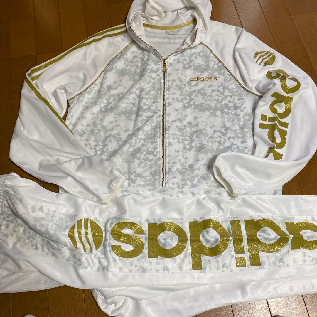 adidasセットアップ上下セットアップ　白金　スプラッシュ柄