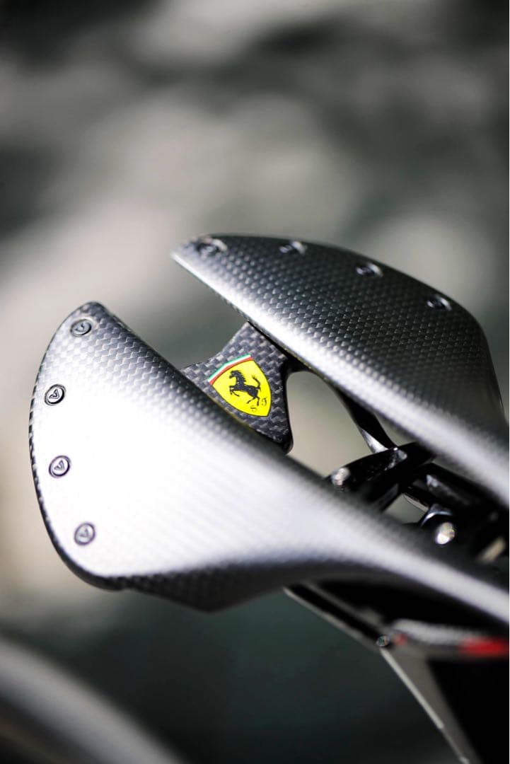 ASTVTE アスチュート ONE カーボン サドル 重量98g