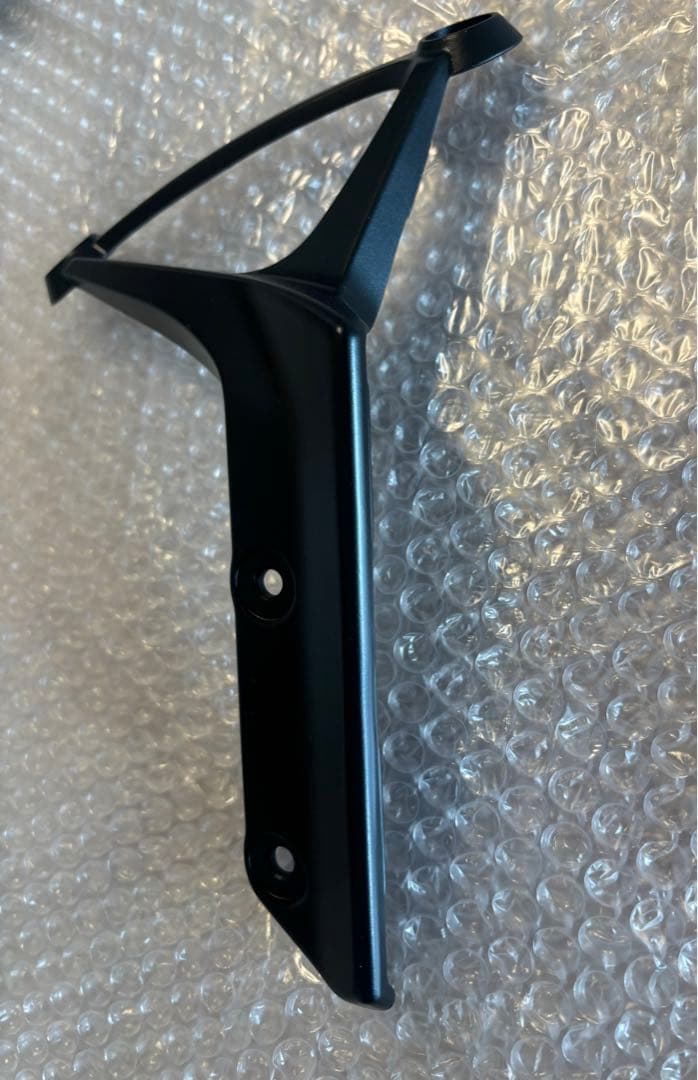 Z900RS フェンダーアーム　ラジエターサイドカバー　マットブラック　純正