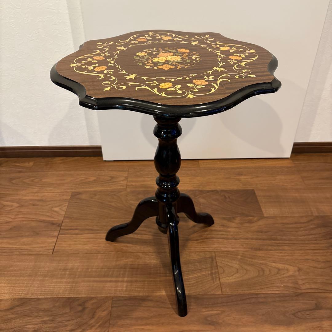 アンティーク風 木製テーブル　3本足