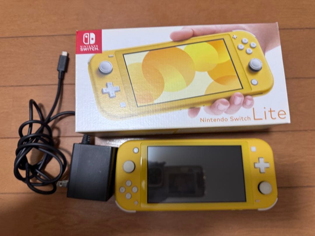 Nintendo Switch Lite 本体 イエロー+ ポケモンハードケース