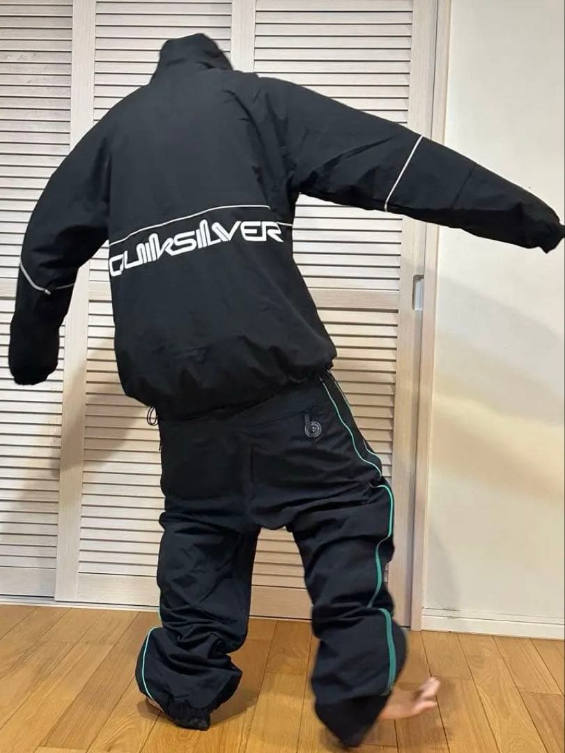 新品未使用　上下Ｌ　Quiksilver スノーボードウェア