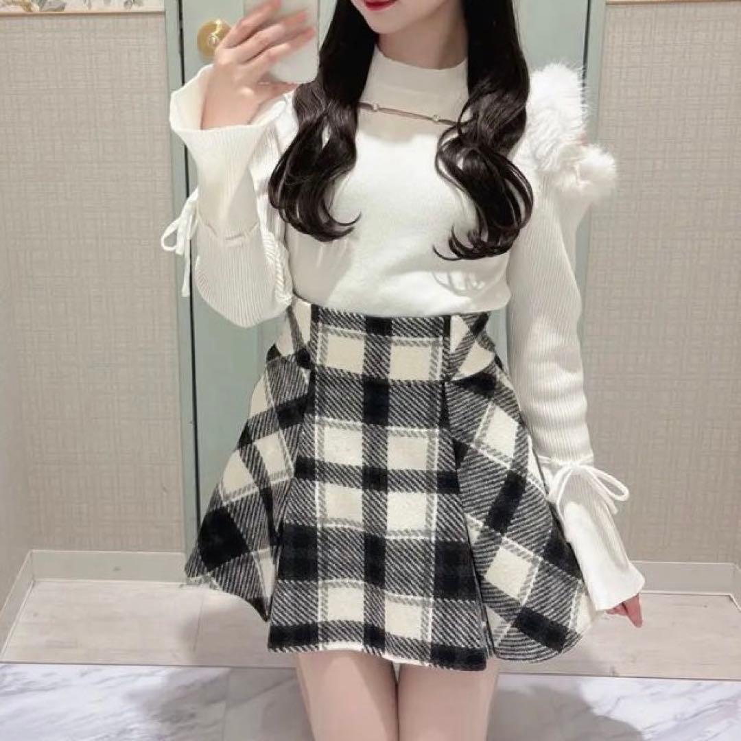 evelyn ファービジューペプラムニット ホワイト ミニスカート セット