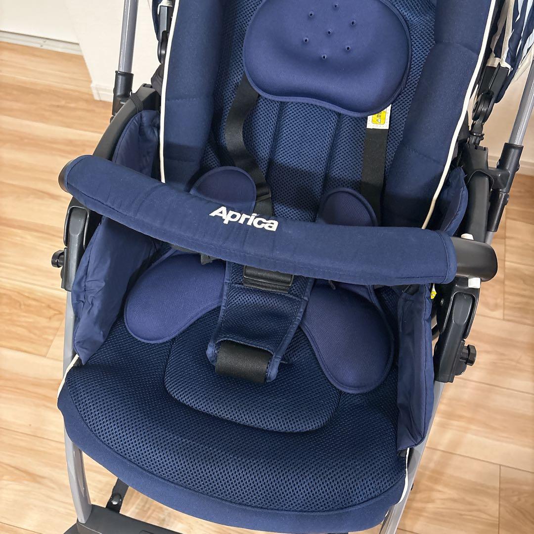 ✨美品✨ アップリカ ラクーナ ソファークッション オート4輪 対面式 送料無料