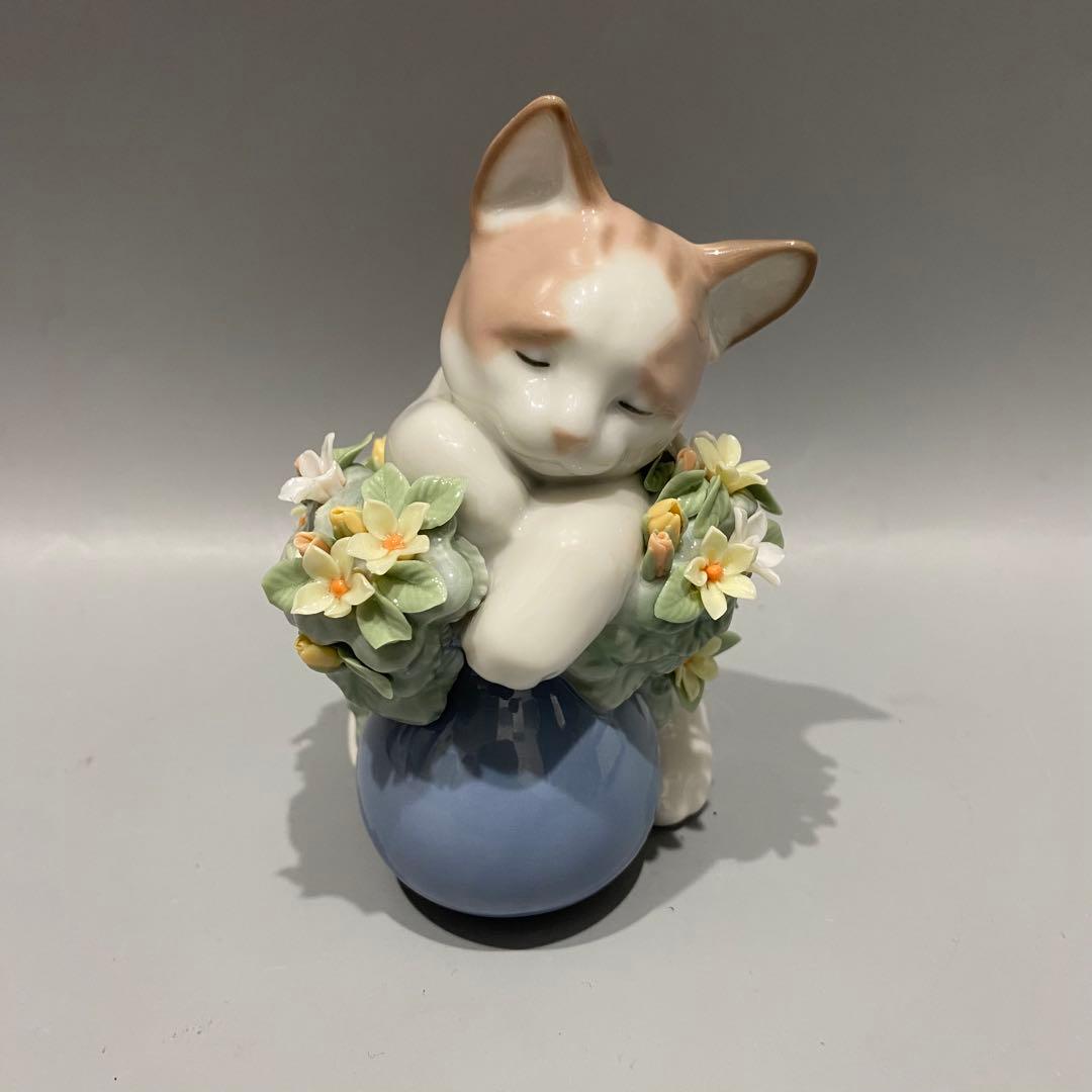 美品 LLADRO リヤドロ お昼寝の場所 子猫 磁器人形 インテリア 猫