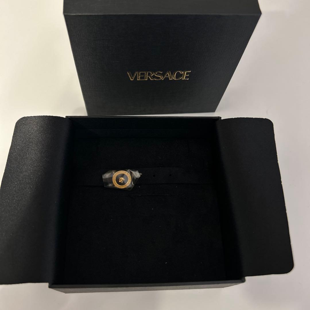 ヴェルサーチ　メドゥーサ　ピアス