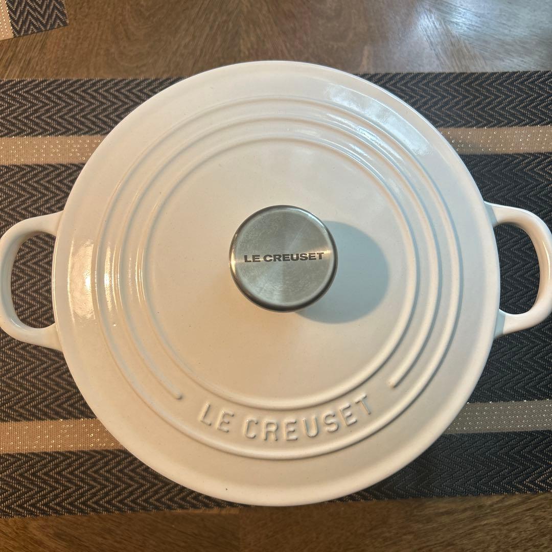 LE CREUSET ココットロンド　シグニチャー　22cm ホワイト
