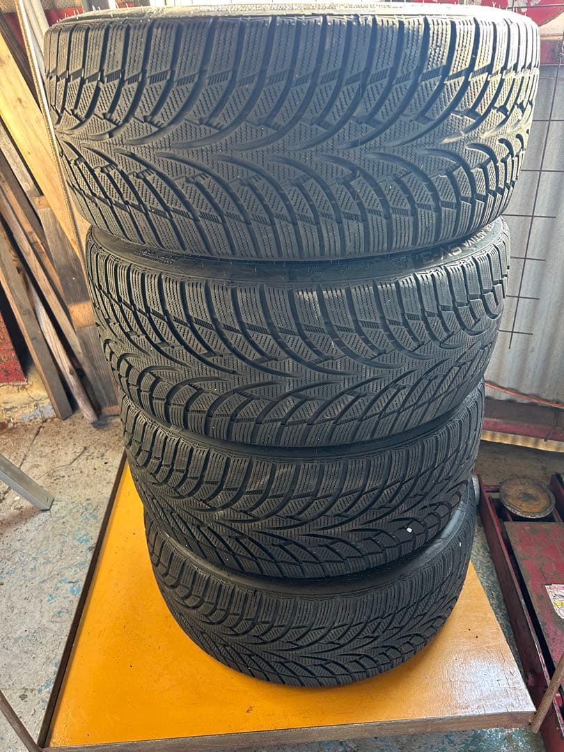 2022年製235/40R19 NANJANGスタットレスタイヤ　4本