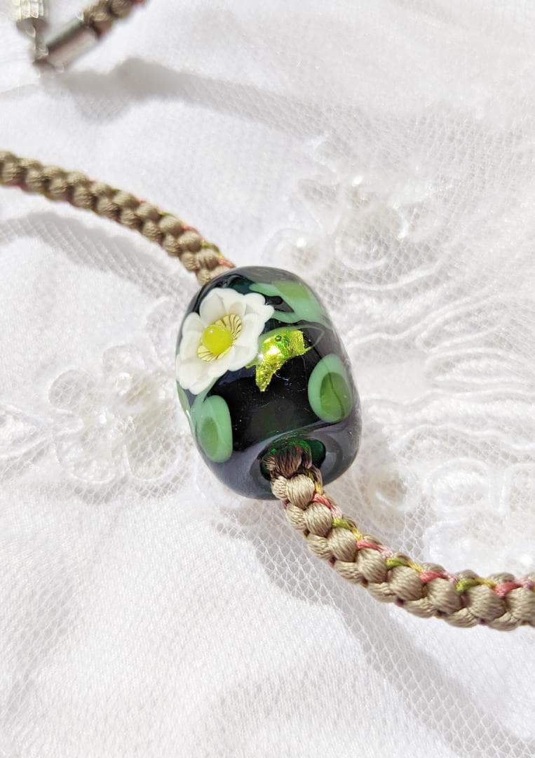 吉田正子トンボ玉（貳拾伍）　「江戸組み紐」ネックレス　ガラス玉に込めた日本画