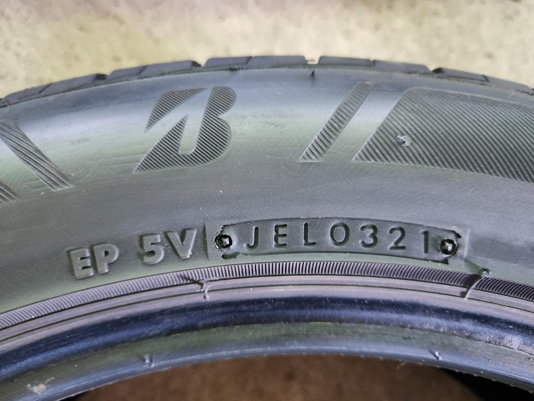 送料込☆2021年製 ブリヂストンタイヤ 235/50R18日本製☆4本