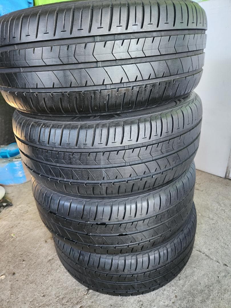 送料込☆2021年製 ブリヂストンタイヤ 235/50R18日本製☆4本