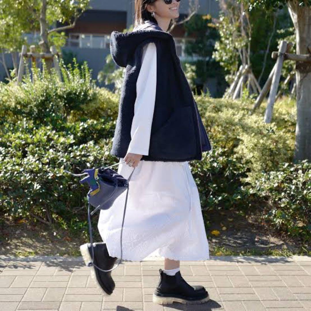 美品 ジプソフィア Boa Reversible Vest Navy