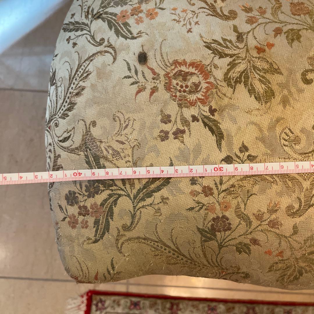 フレンチスタイル フランス製　木製椅子 花の彫刻付き