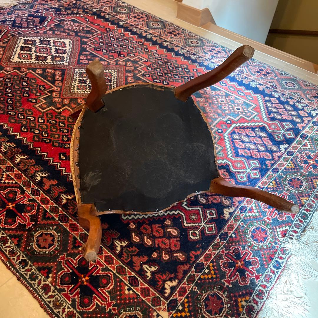 フレンチスタイル フランス製　木製椅子 花の彫刻付き