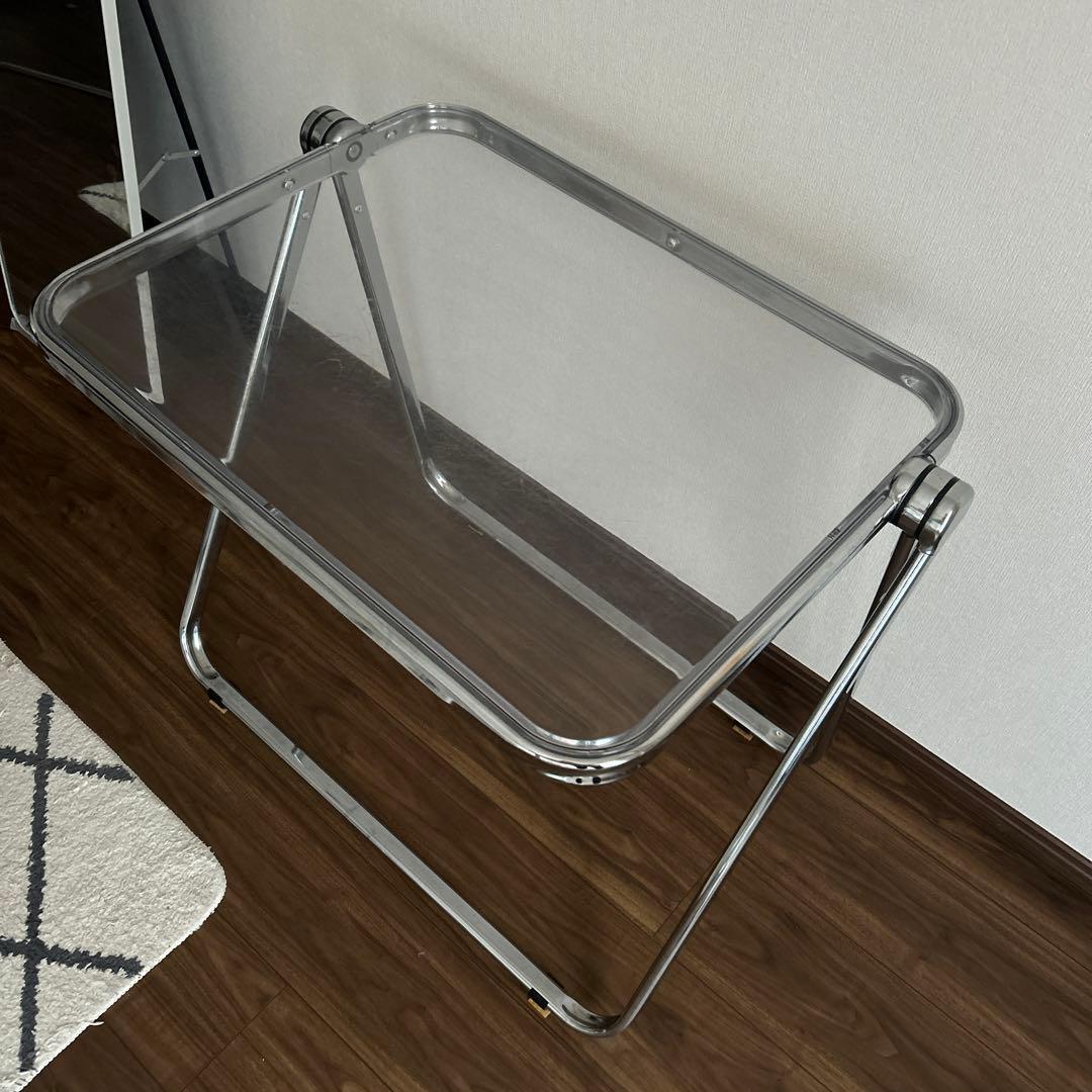 折りたたみ式透明ガラステーブル
