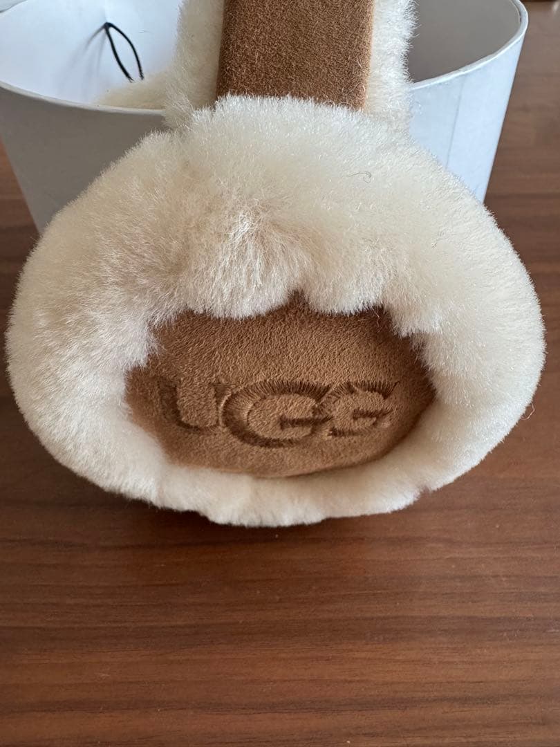 UGG 耳あて アイボリー　イヤーマフ　箱付き