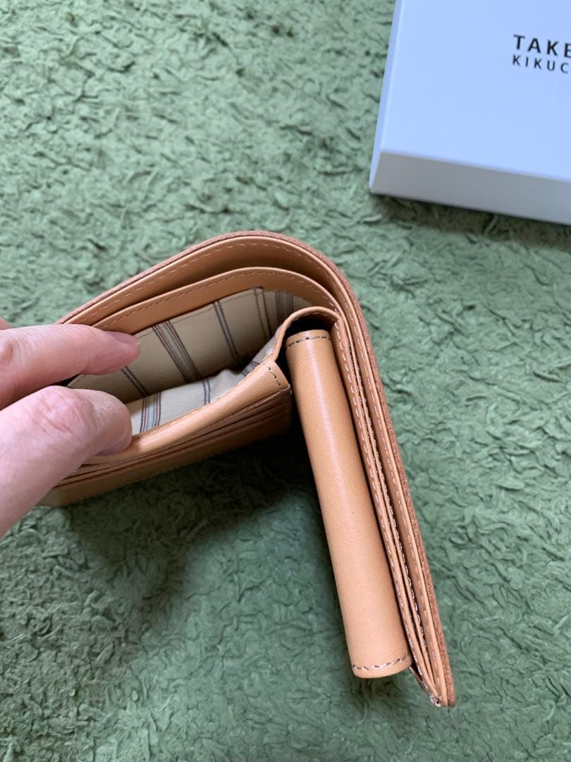 タケオキクチ 17600円二つ折り財布 新品本革 TAKEO KIKUCHI