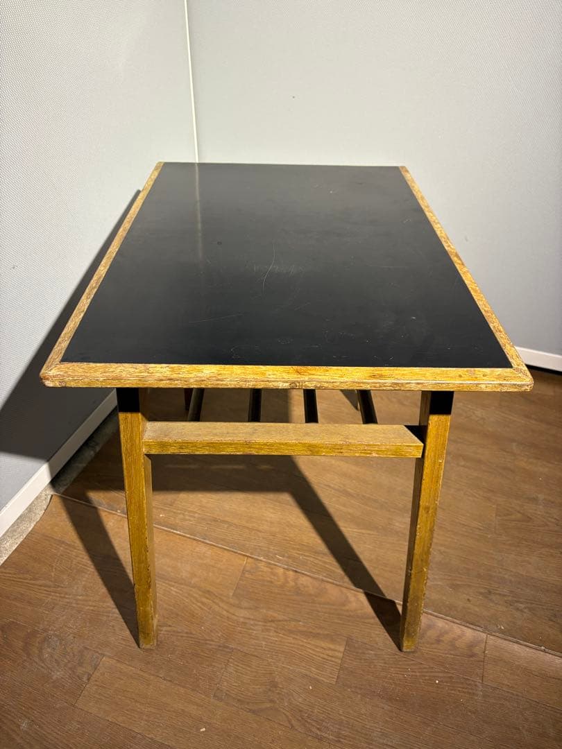 昭和レトロ　センターテーブル　天板黒　横幅66㎝　奥行46㎝　高さ55㎝